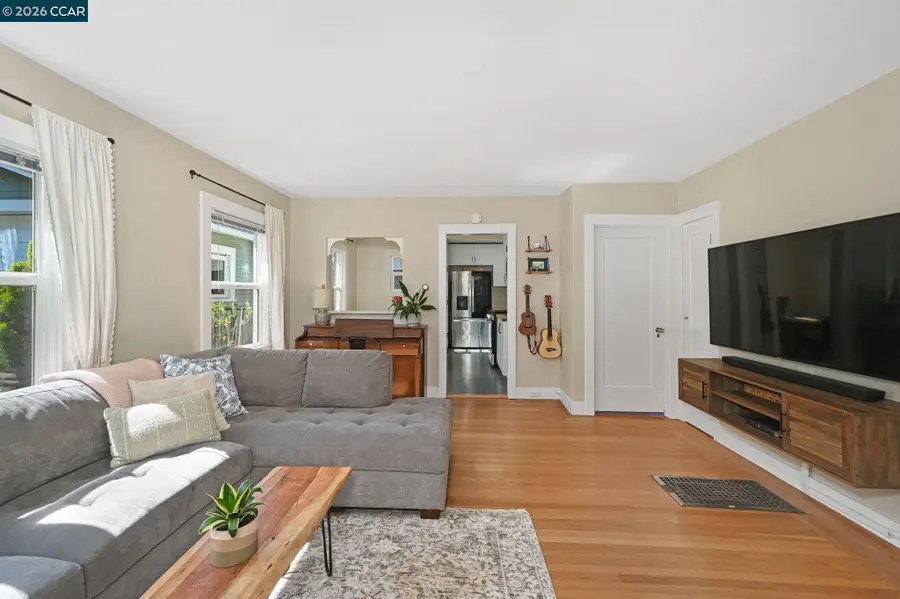 26 Cooke St, Crockett, CA 94525 - #3