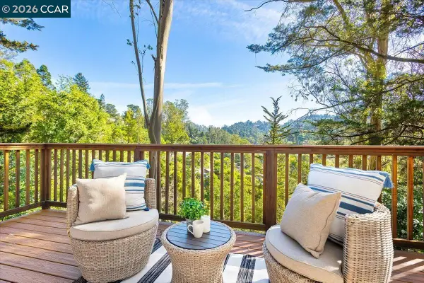 5924 Balboa Dr, Oakland, CA 94611