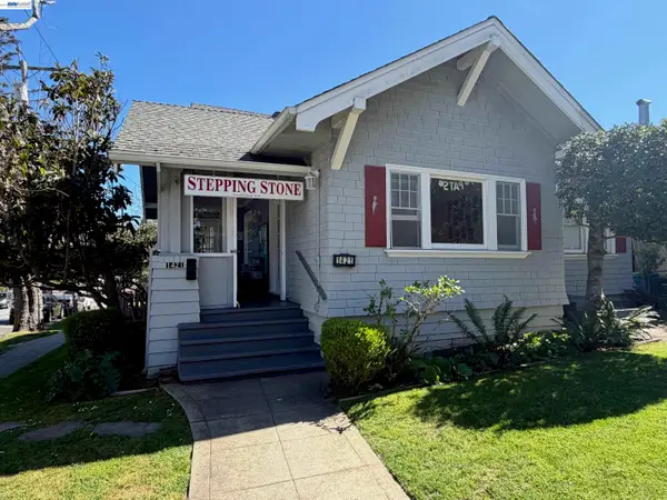 1421 Palm Dr., Burlingame, CA 94010