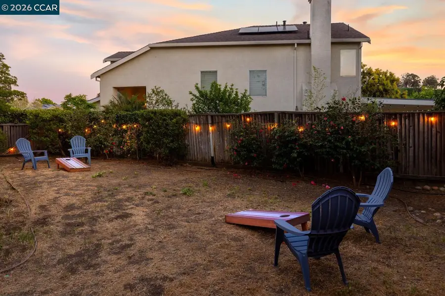 592 Ross Circle, Martinez, CA 94553 - #3
