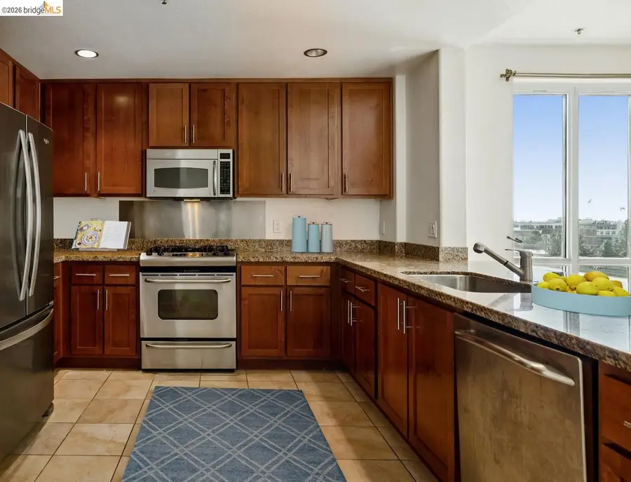 423 7th St #401, Oakland, CA 94607 - #3