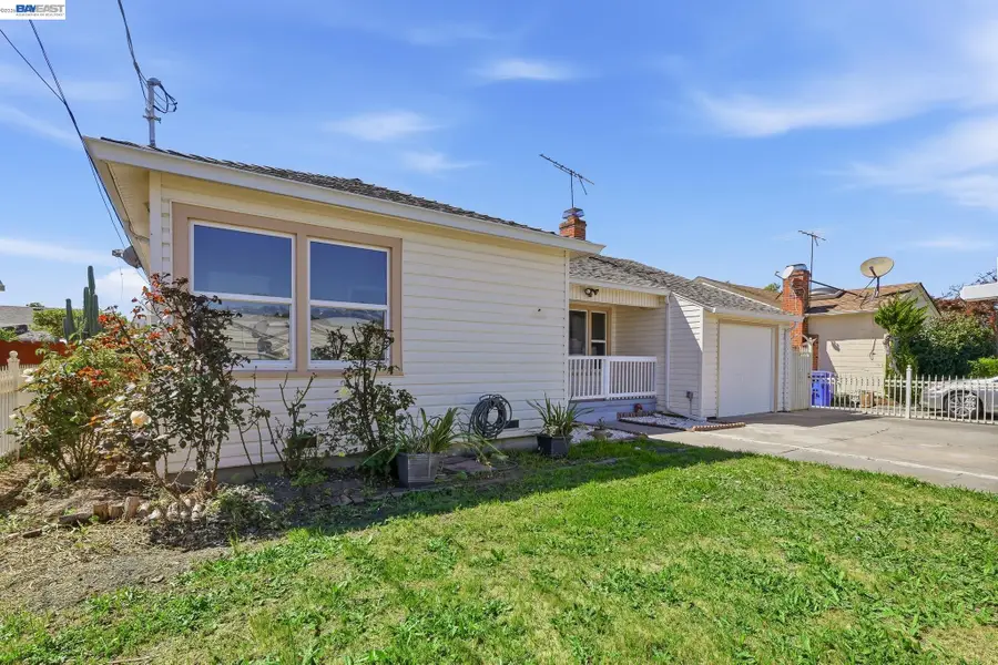 16311 Ria Dr, Ashland, CA 94578 - #3