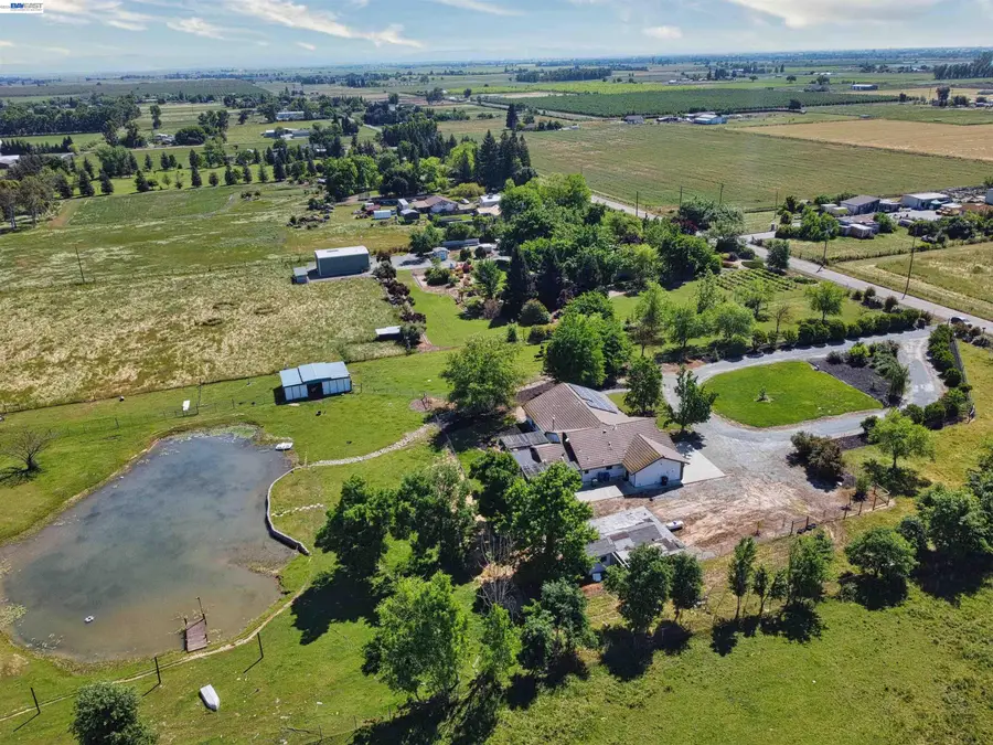 11709 Quiggle Rd, Herald, CA 95638 - #2