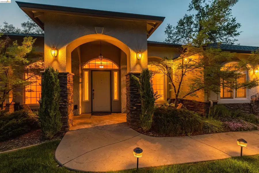 19035 Apple Valley Dr, Sonora, CA 95370 - #2