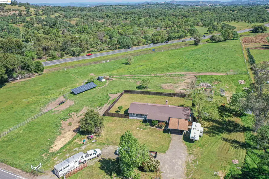 10458 Southworth Rd, Wallace, CA 95254 - #3