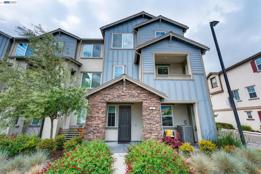 241 N N St, Livermore, CA 94551 - #2