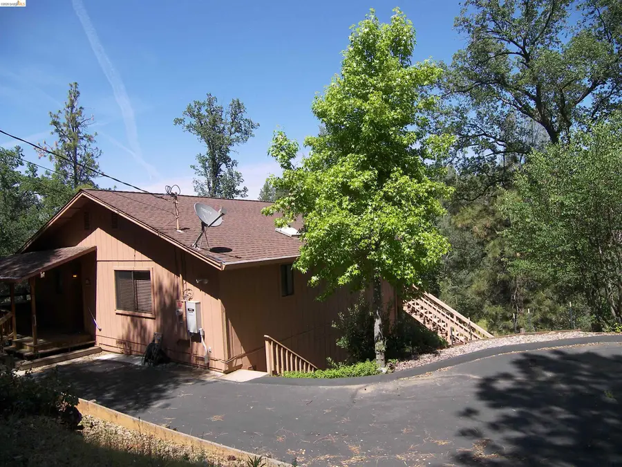 21076 Hillcroft Dr., Groveland, CA 95321 - #2