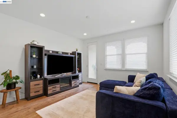 5659 Daylily St, Newark, CA 94560