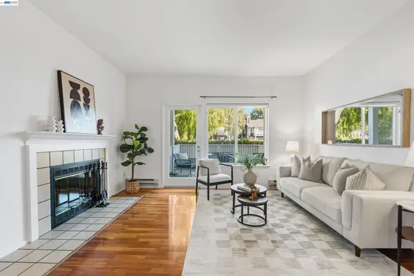 15 Marina Lakes Drive, Richmond, CA 94804