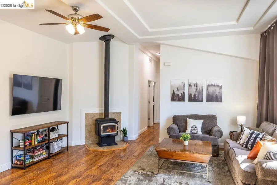 20828 Ferretti Rd, Groveland, CA 95321 - #2