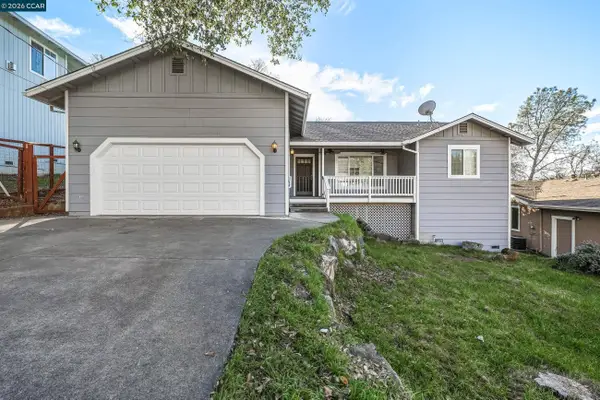 18357 Deer Hill Rd, Hidden Valley Lake, CA 95467