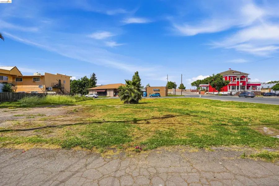 204 A Street, Isleton, CA 95641 - #2