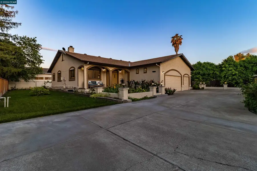 3882 Chestnut Ave, Concord, CA 94519 - #2