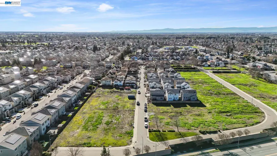 1612 Bella Vista Dr, Stockton, CA 95206 - #2