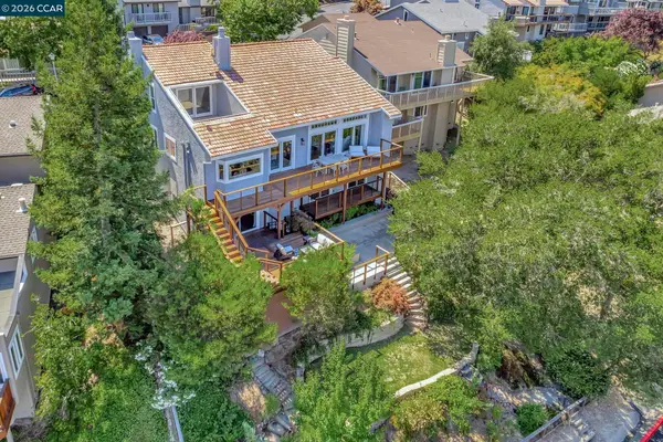 1825 Saint Andrews Dr, Moraga, CA 94556