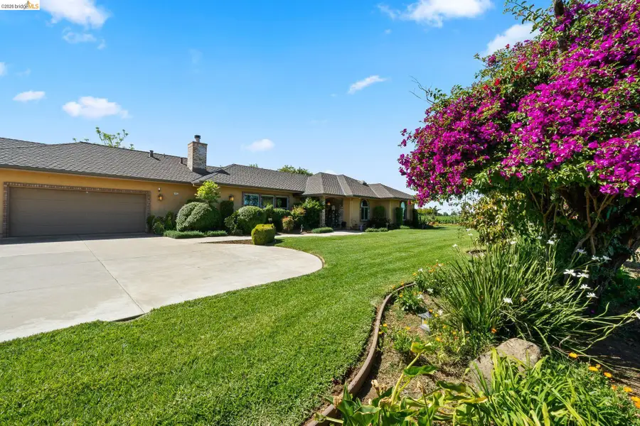 2445 Taylor Ln, Byron, CA 94514 - #3