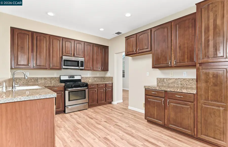 116 Travertine Ave, Lathrop, CA 95330 - #3