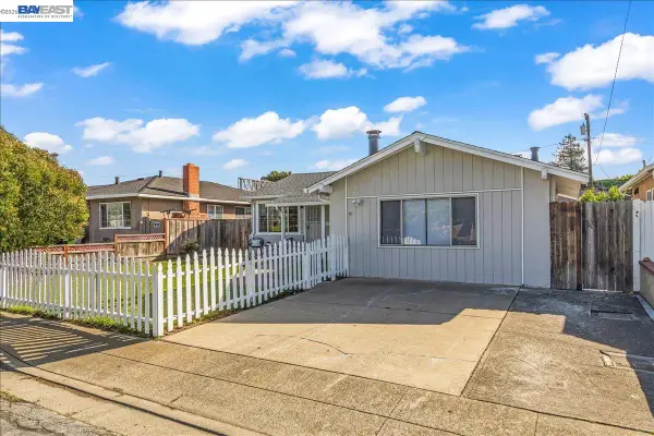 5447 Farina Ln, Fremont, CA 94538