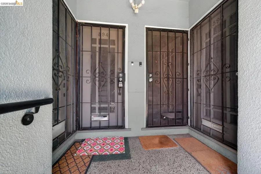 594 55th St, Oakland, CA 94609 - #3