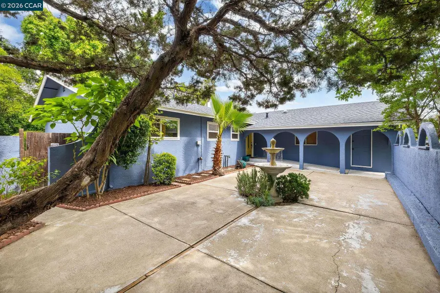 1881 Emerald St, Concord, CA 94518 - #2