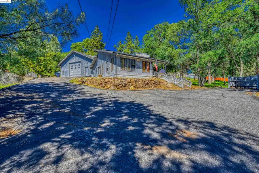 20950 Ferretti Rd, Groveland, CA 95321 - #2
