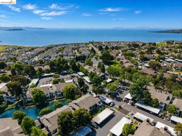 154 Marina Lakes Dr, Richmond, CA 94804