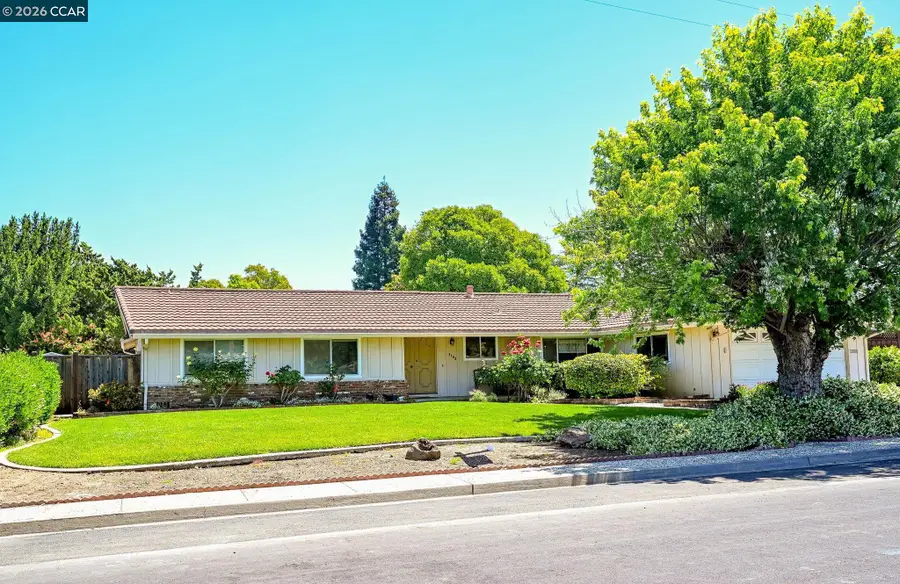 1162 Ridgewood Dr, Concord, CA 94518 - #2