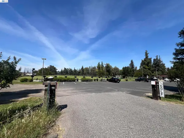 17051 Escalon Bellota Rd, Escalon, CA 95320