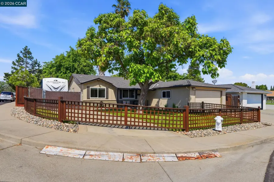2103 Deerwood Dr., Martinez, CA 94553 - #2