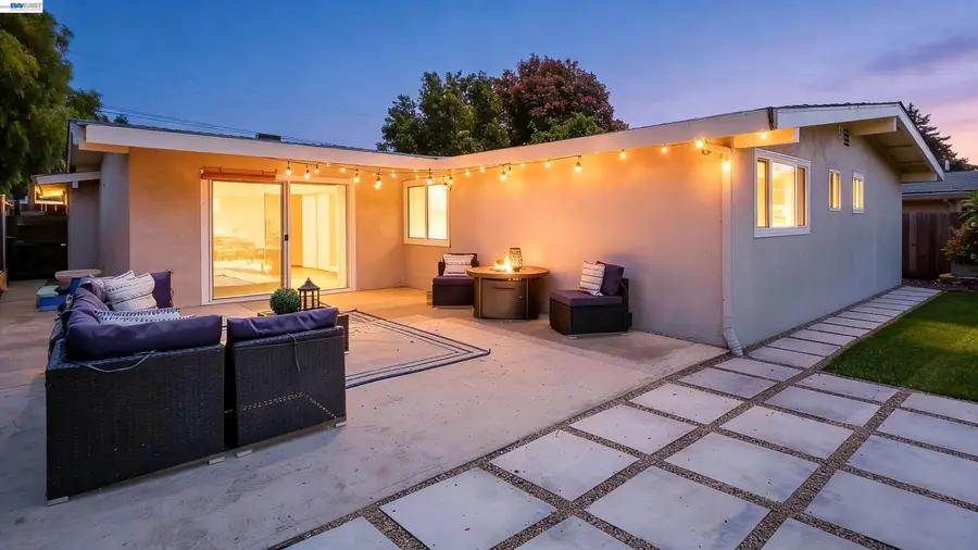 1727 Southgate St, Hayward, CA 94545 - #2