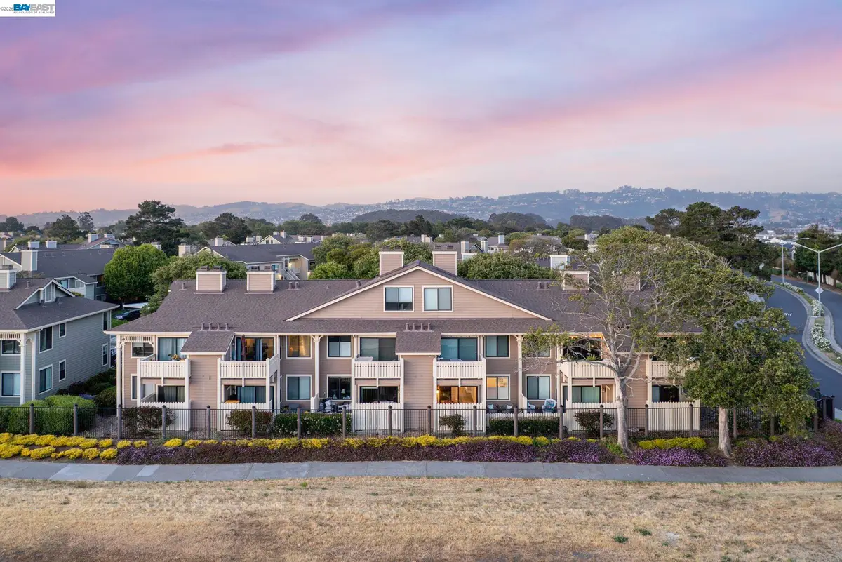 197 Lakeshore Ct, Richmond, CA 94804 - #1