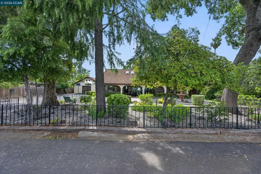 1675 Garnet Ln, Concord, CA 94519 - #3