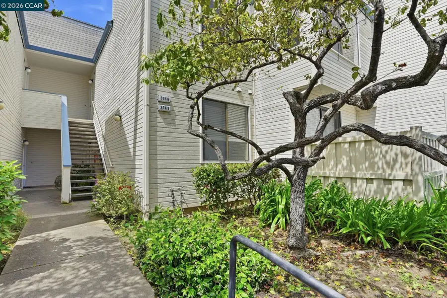 3746 Stoneglen N, Richmond, CA 94806 - #2