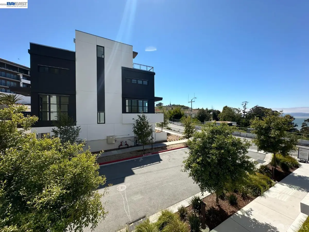 1 Bristol #302, San Francisco, CA 94130 - #1