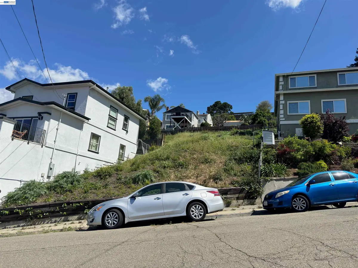6338 Buena Ventura Ave, Oakland, CA 94605 - #1