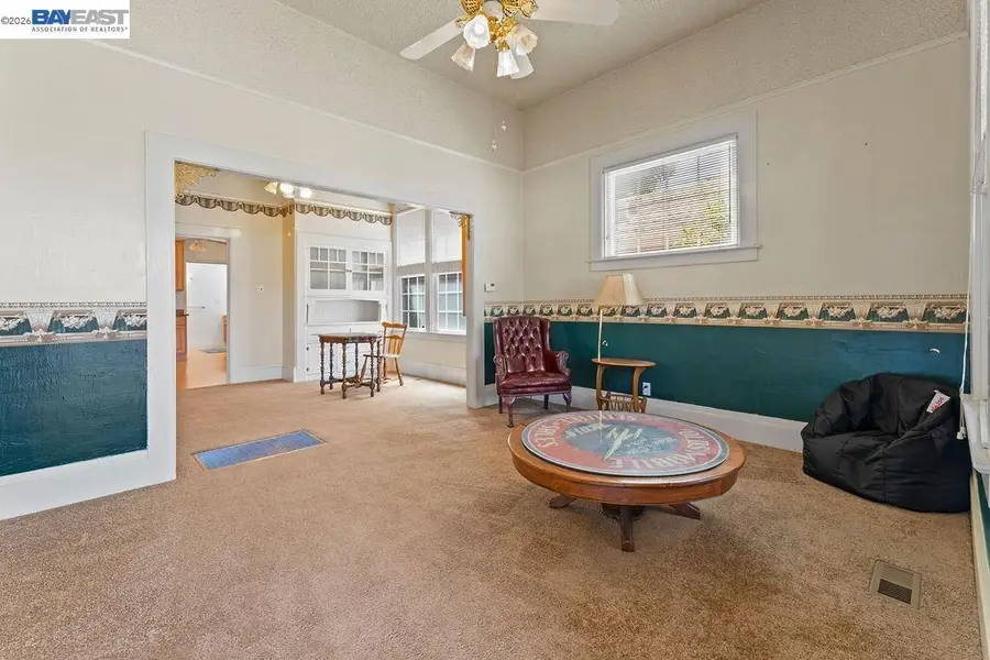 1086 Delano St, San Lorenzo, CA 94580 - #2