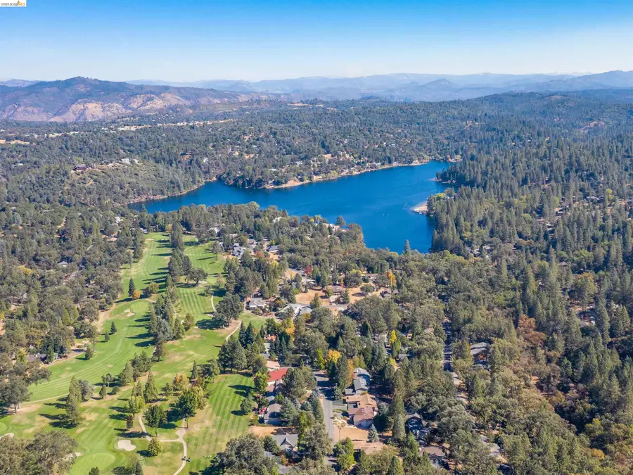 19270 Ferretti Rd, Groveland, CA 95321 - #2