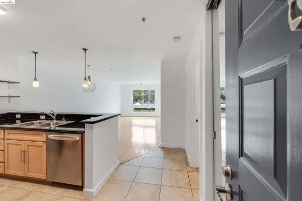 6400 Christie Ave #4225, Emeryville, CA 94608