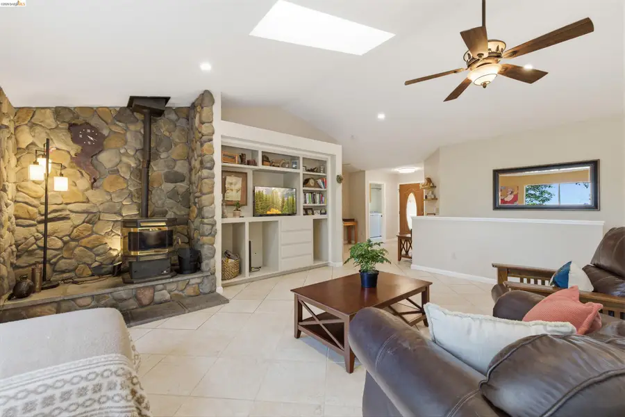 16690 Ridgewood Dr, Sonora, CA 95370 - #3