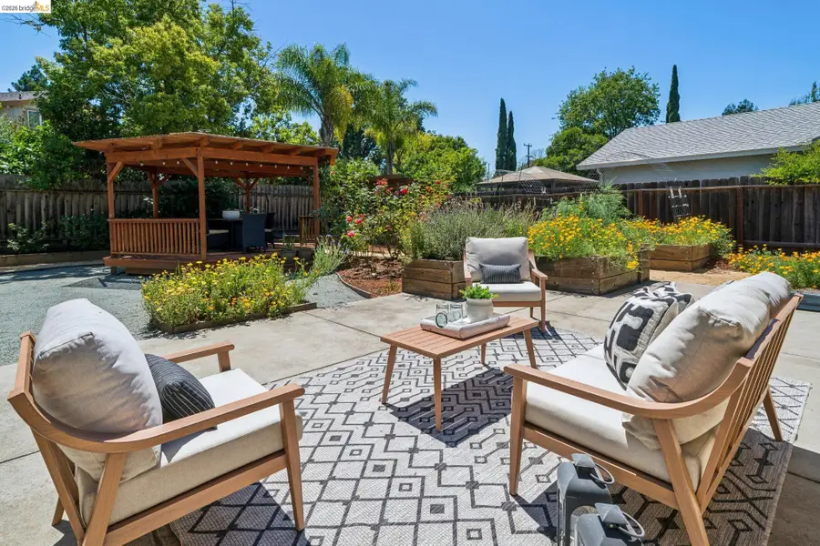 387 Gladys Dr, Pleasant Hill, CA 94523 - #2