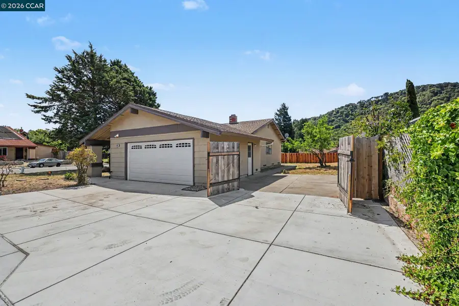 2498 La Reina St, Pinole, CA 94564 - #3