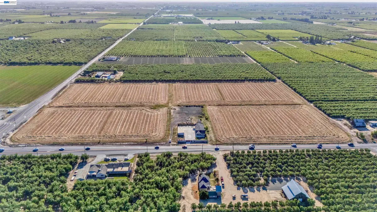 5825 Geer Rd, Hughson, CA 95326 - #1