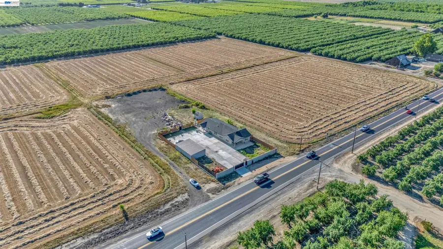 5825 Geer Rd, Hughson, CA 95326 - #2