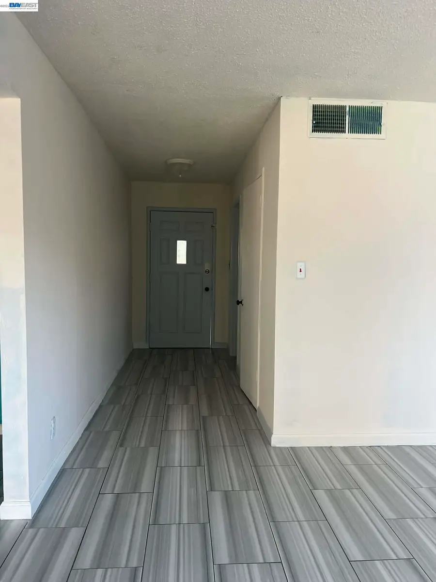 3823 E Donner Ave, Fresno, CA 93726 - #3