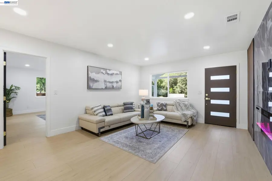1913 W Middlefield Rd, Mountain View, CA 94043 - #2