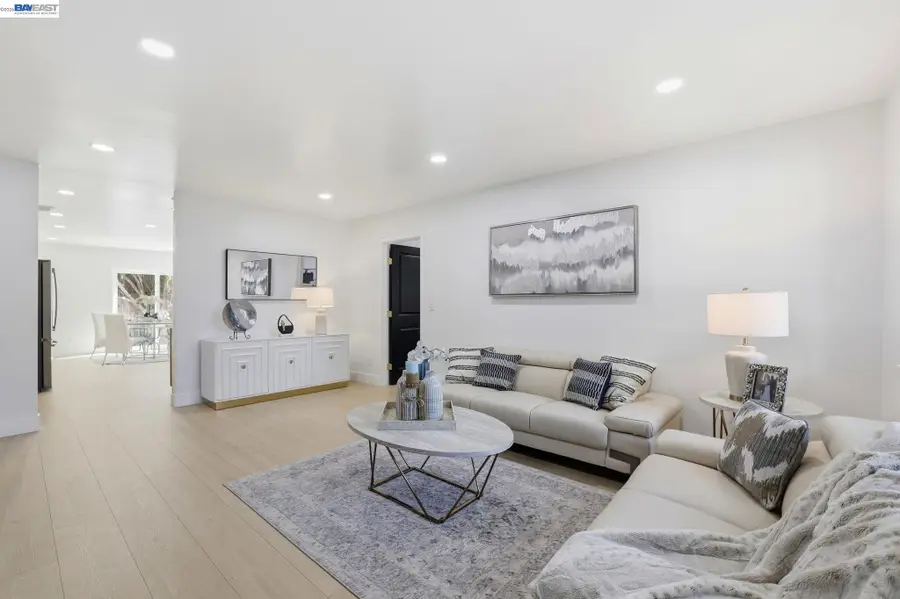 1913 W Middlefield Rd, Mountain View, CA 94043 - #3