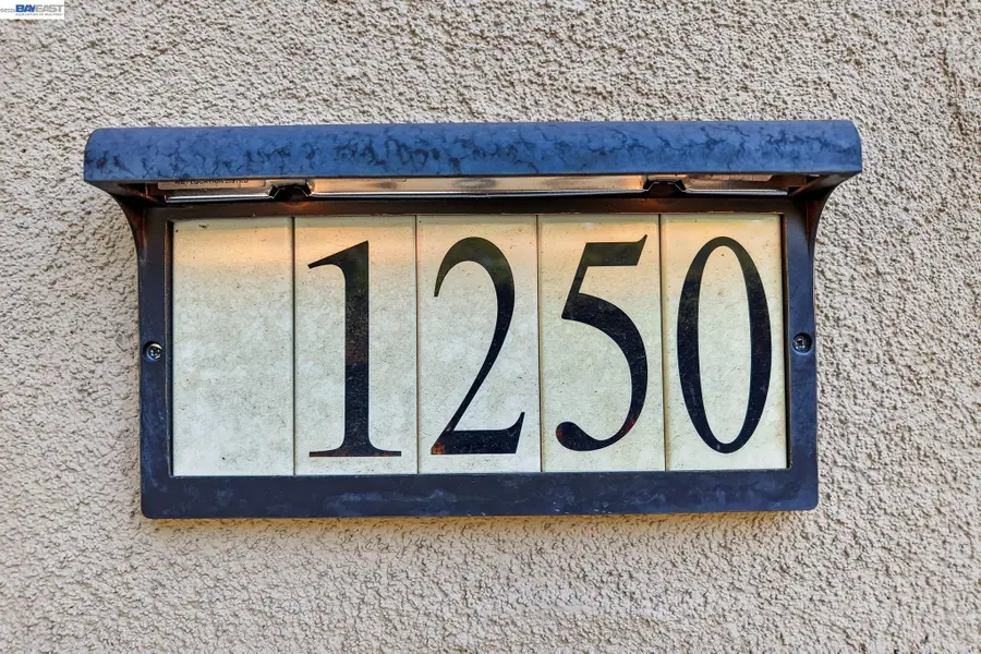 1250 Detroit Ave #1, Concord, CA 94520 - #2