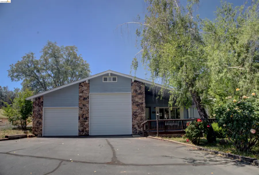 22857 Rolling Woods Dr, Groveland, CA 95321 - #2