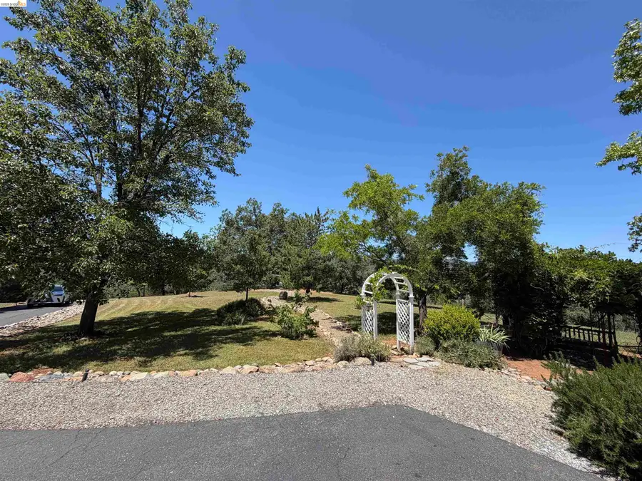 15925 Parkridge Ave, Sonora, CA 95370 - #3