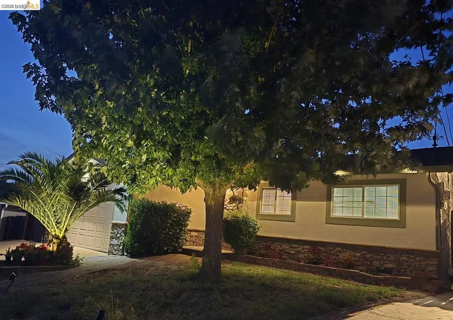 2332 Saint George Dr, Concord, CA 94520 - #3